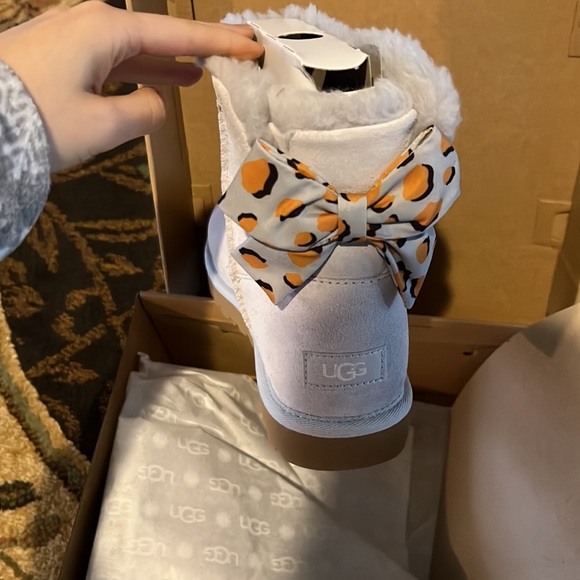 mini bailey bow Uggs : NEW - Picture 5 of 12